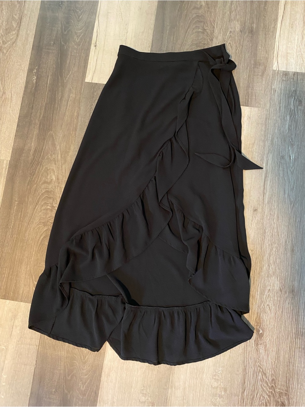 H&M black skirt